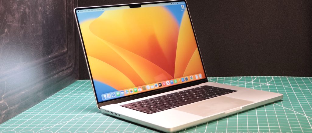 بهترین لپ تاپ رندرینگ و کارهای گرافیکی Apple MacBook Pro 16- inch